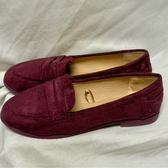 Elegant Burgundy Women's Loafers - Picture 5 of 6